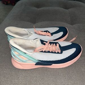 Kiziks Tennis Shoes
